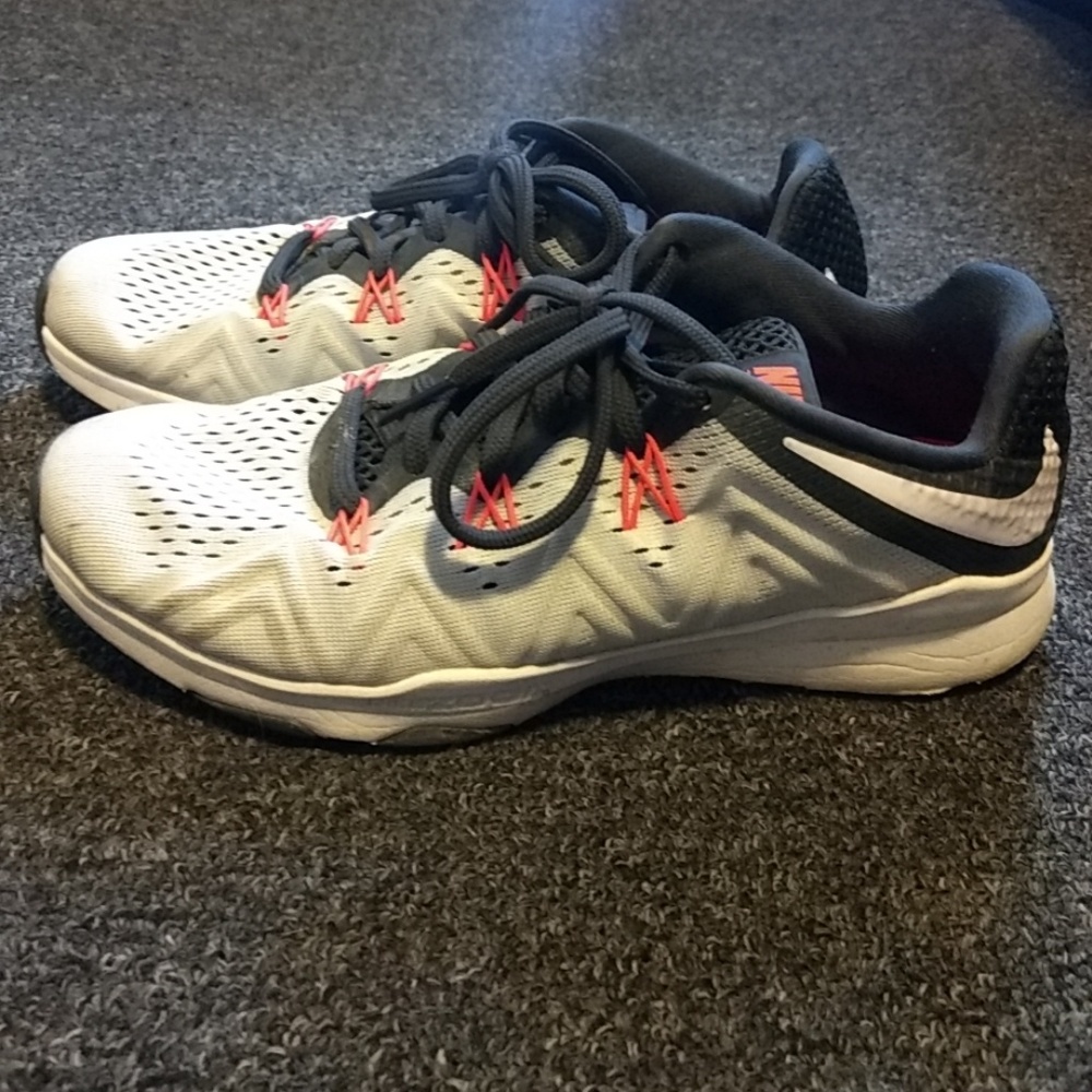 Nike zoom sneakers